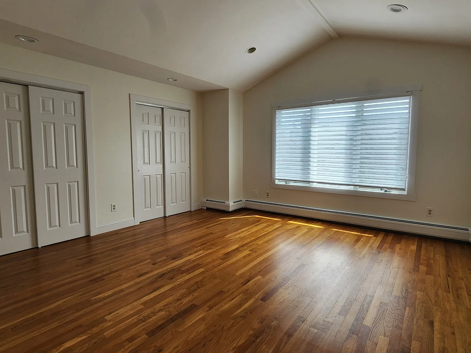 3 bed, 3.5 bath, 2346 sqft, $5,200 — Photo 2