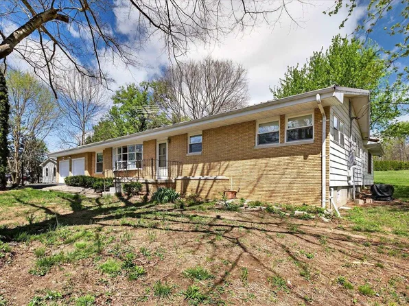 633 S Washington St, Bloomfield, IN 47424