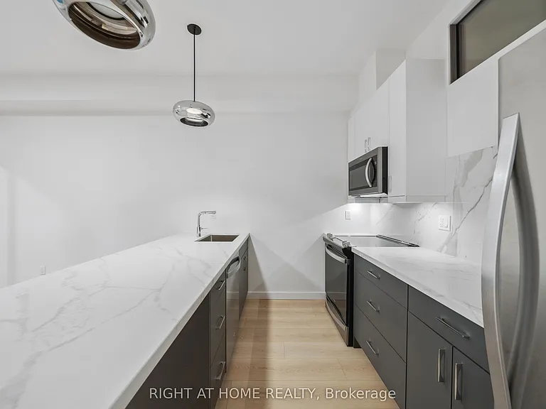 367 Howland Ave #1 — Photo 4