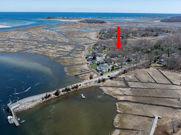 10 Damons Point Cir, Marshfield, MA 02050