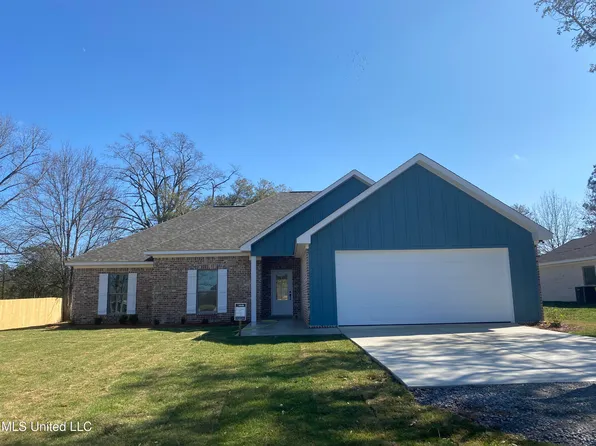 346 Lake Harbor Rd, Brandon, MS 39047