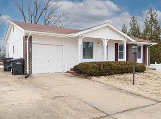 2223 Guebert Rd, Fenton, MO 63026