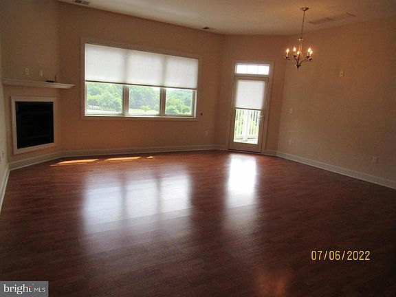 3rd image of 300 Tyler Ct Unit 447