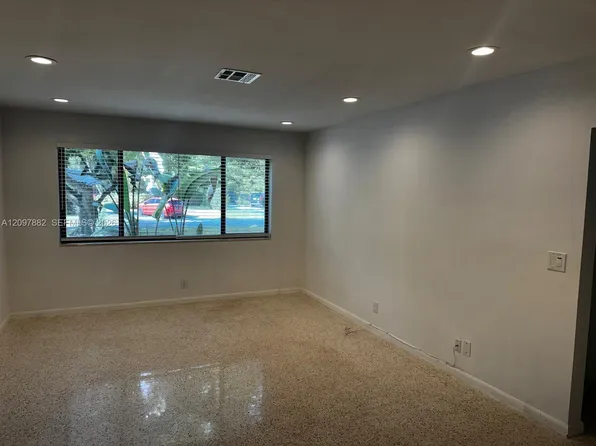 7830 SW 99th St, Miami, FL 33156