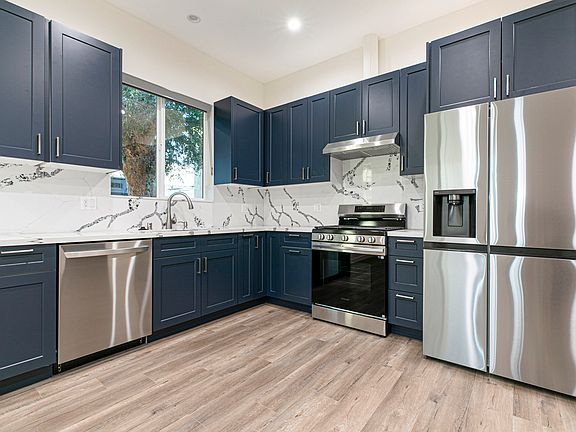 3rd image of 1919 Jackson St #201