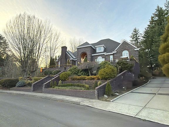 2nd image of 3889 SE Saint Andrews Pl