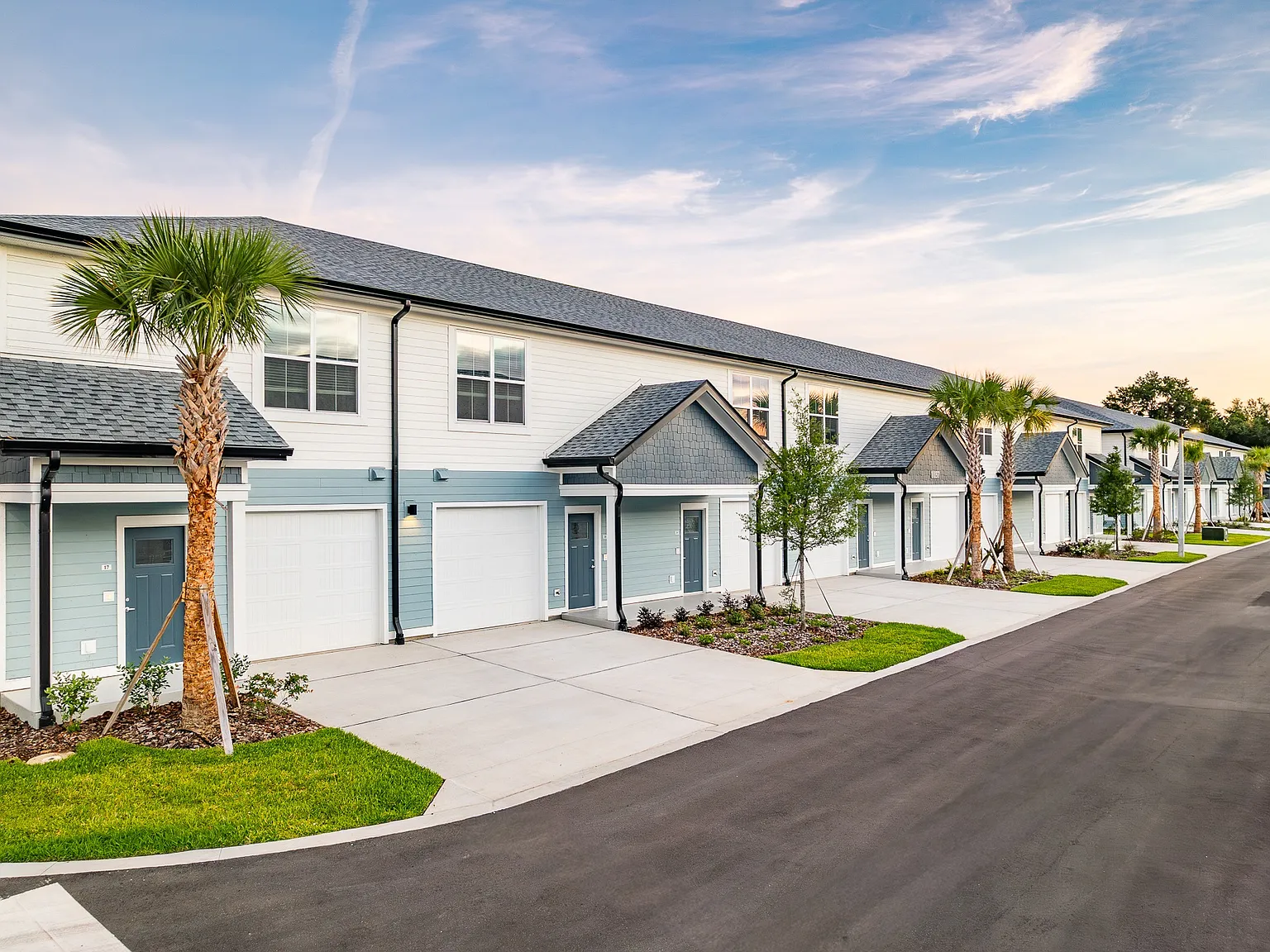 Lake Tavares Apartments — Photo 4