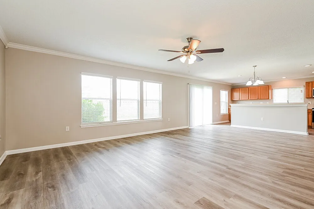 3 bed, 2.0 bath, 1769 sqft, $2,180 — Photo 4
