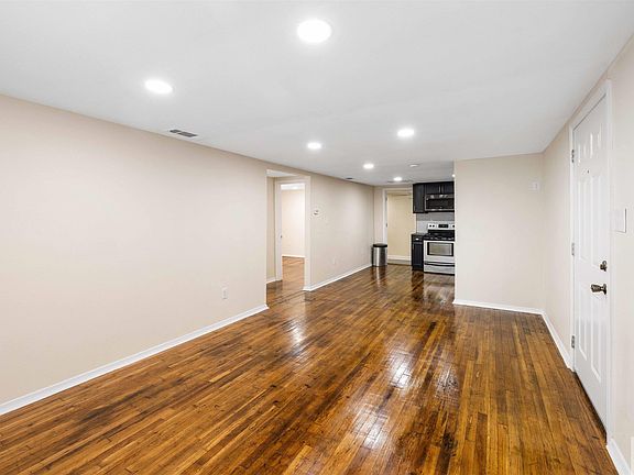 3rd image of 2601 Sugden St
