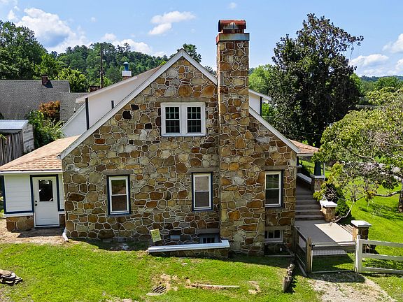 3rd image of 952 Hiwassee Street