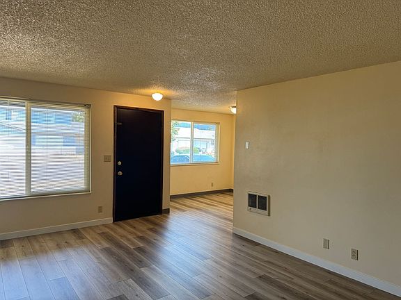 4th image of 31 T St