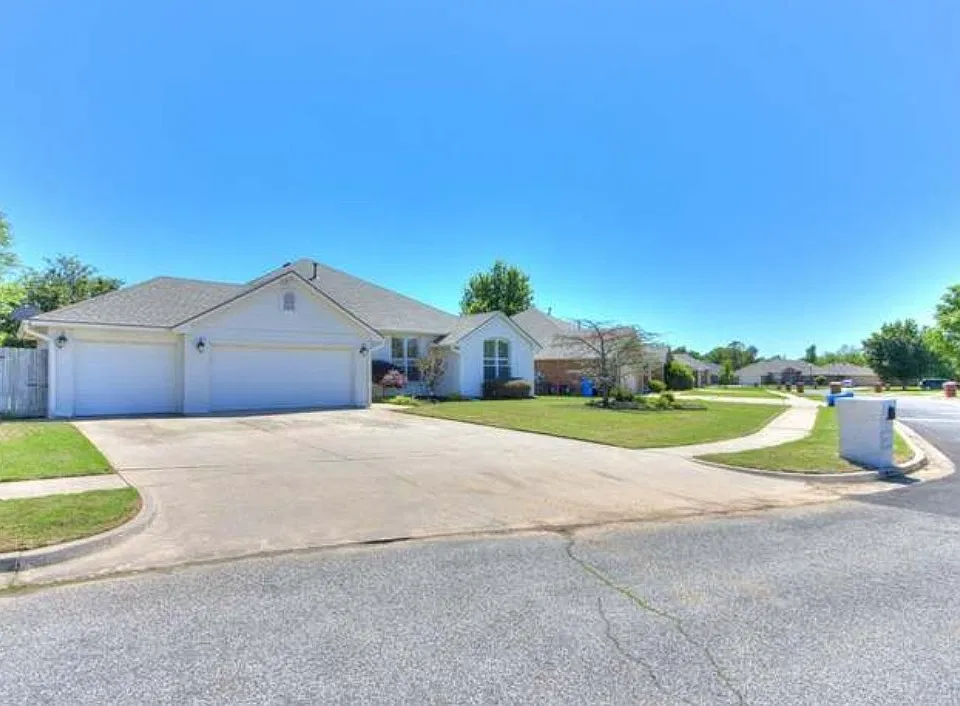 1309 Dustin Dr