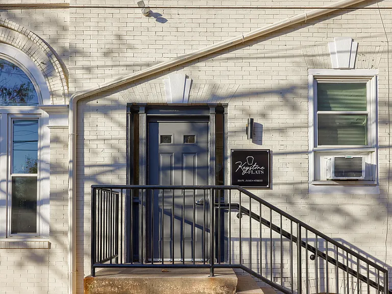534 W James St #1 — Photo 11