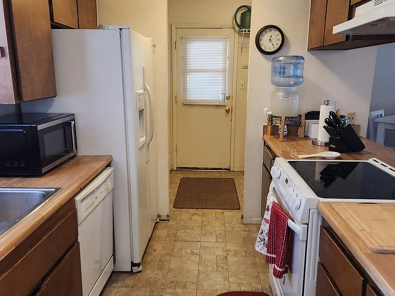 kitchen to laundry and back door