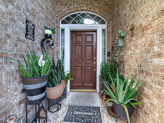 4th image of 6822 Crystal Point Dr
