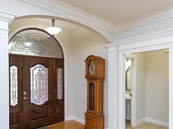 5th image of 136 Hedgestone Dr