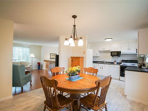 5th image of 47 Greengage Cir
