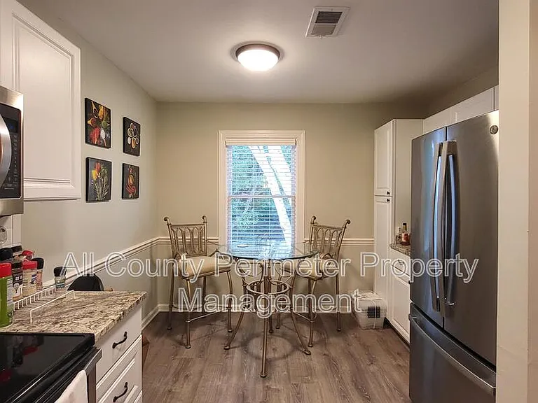 307 Hollyfax Cir — Photo 7