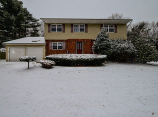 98 Twin Oaks Dr, Kings Park, NY 11754