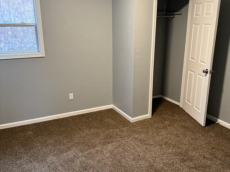 2258 Mogadore Rd — Photo 12