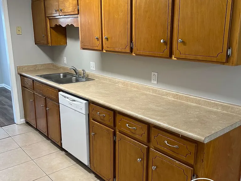 801 Brickyard Rd — Photo 3