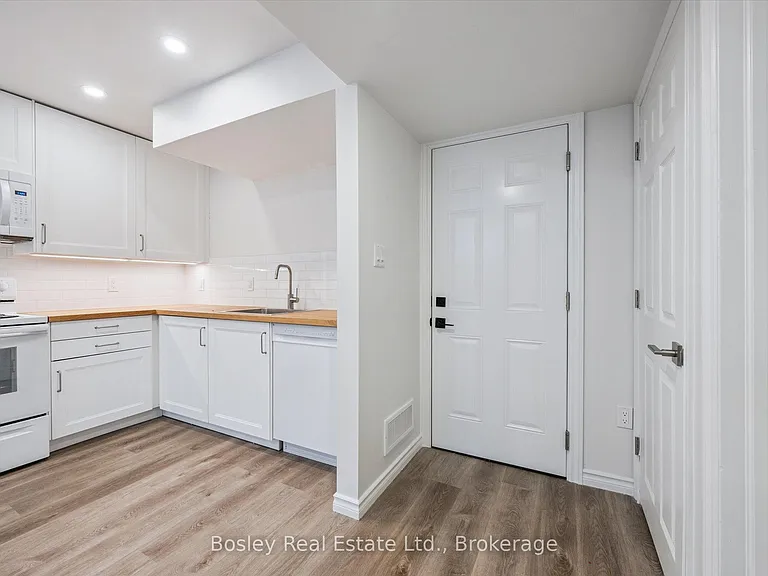 24 Menzie Ave #B — Photo 7
