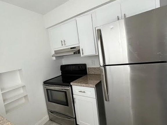 4th image of 3751 SW 59th Ter #3