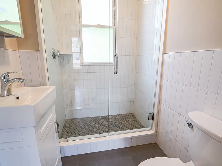 568 Green St #3 — Photo 8