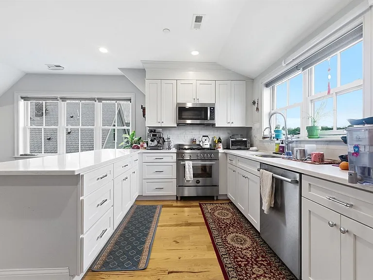 44 Evergreen St #3 — Photo 5