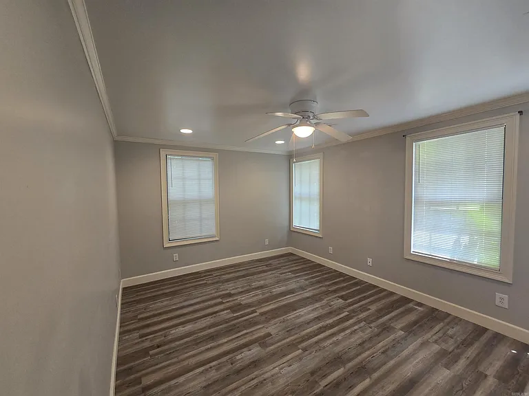 1605 S Pierce St — Photo 11