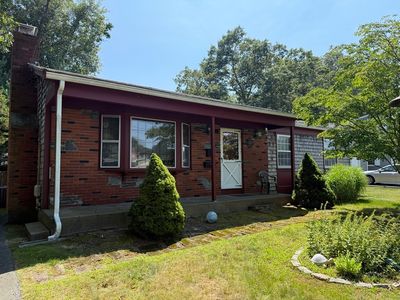 67 Ivy Rd, New Bedford, MA, 02745