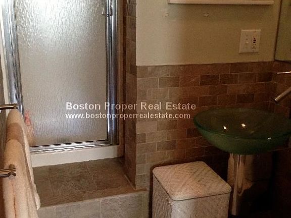 323 Beacon St. #2 Boston - Back Bay Unit Photo 3