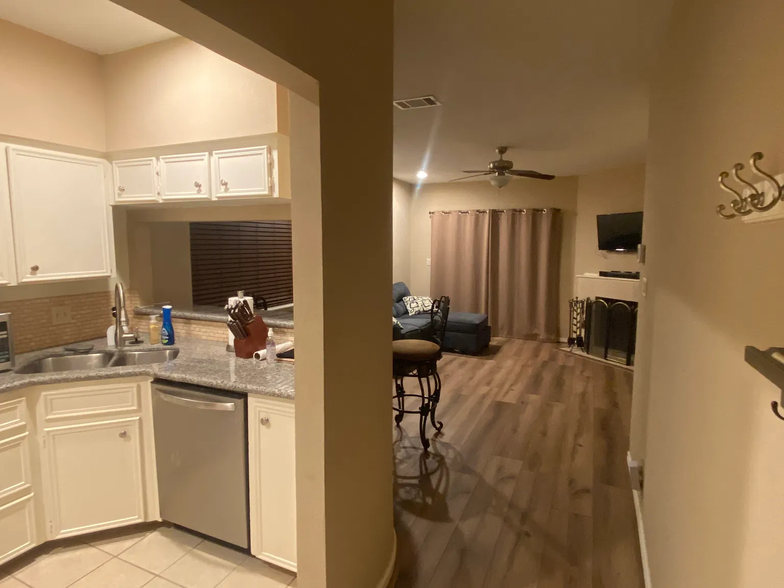 2 bed, 950 sqft, $1,675 — Photo 3