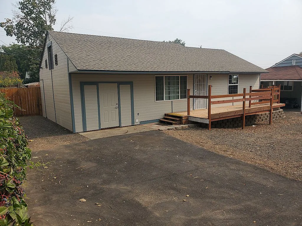 1001 S 36th Ave photo 1