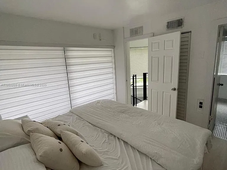3036 SW 27th Ave #5 — Photo 11
