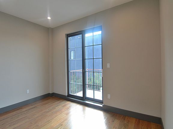 3rd image of 415 Manhattan Ave #3R