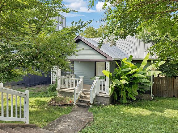 2nd image of 1007 Glenview Dr