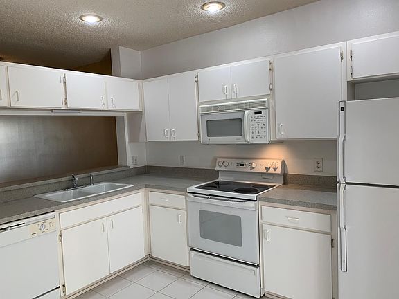5th image of 8551 Hunters Key Cir #8551