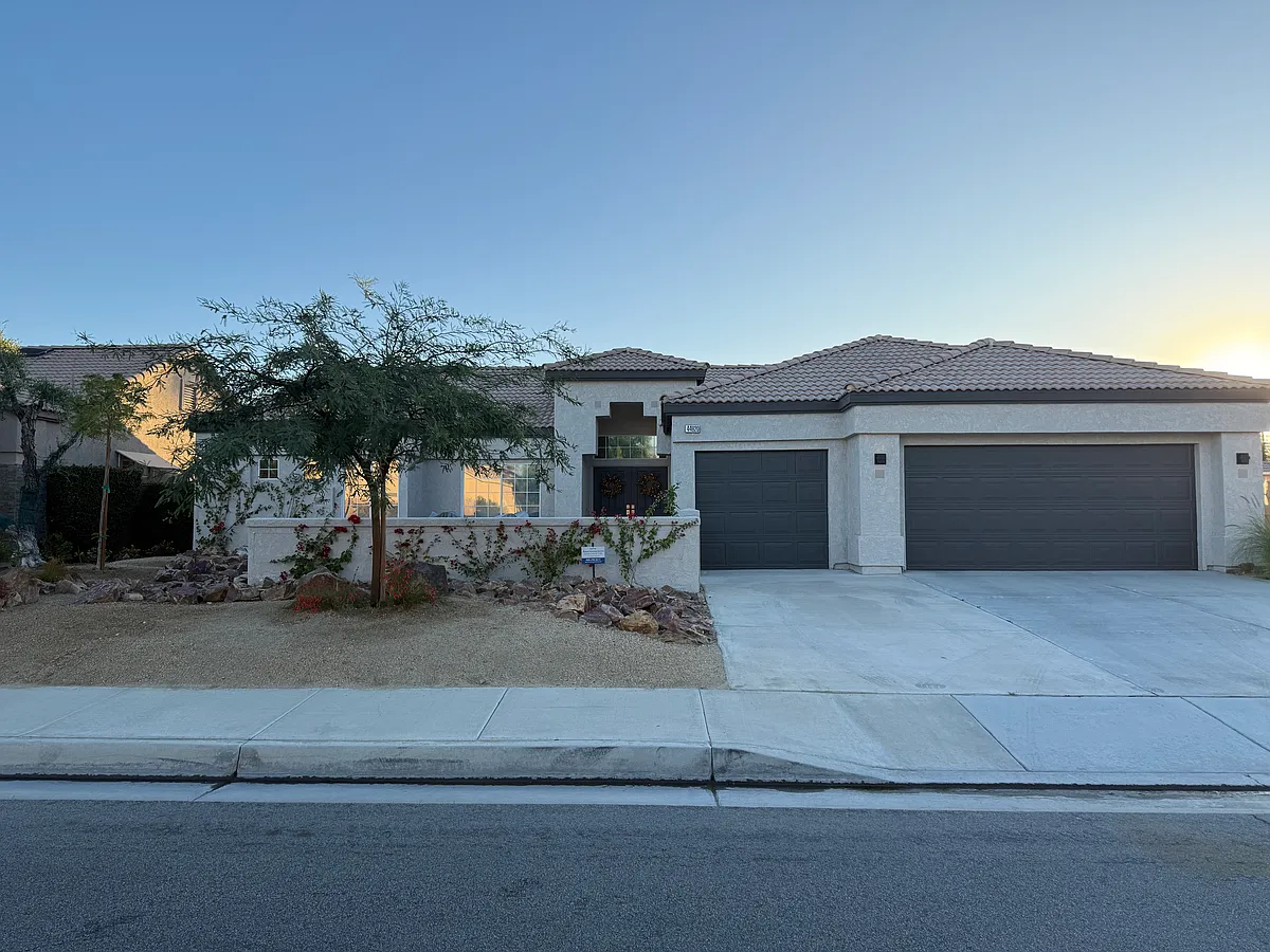 Building Photo - 44920 Los Manos Dr