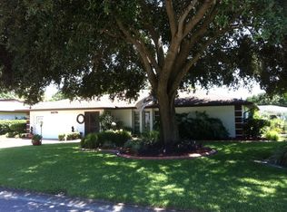 2279 Pine View Cir, Sarasota, FL 34231