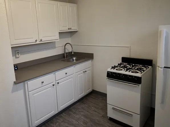 Camdon - 1 Bedroom - Central District - Vintage Charm, 1901 E Jefferson St #1, Seattle, WA 98122