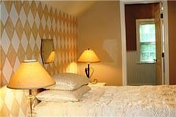 master bedroom suite 33x11 with full brand new bathroom