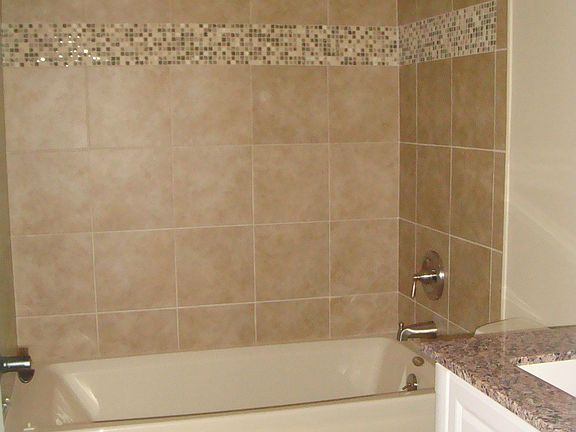 Master Bath w/jacuzzi tub