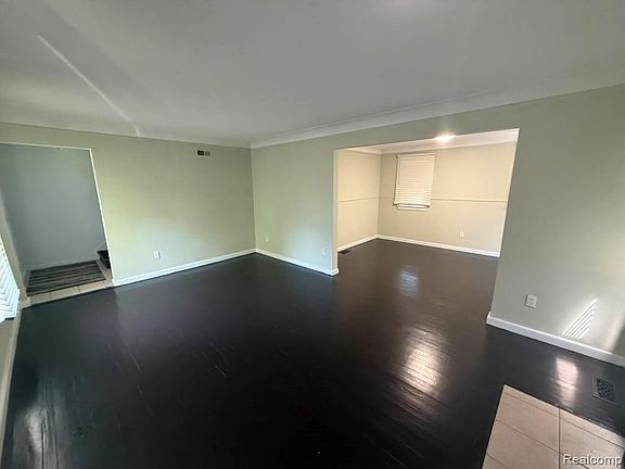 2nd image of 30782 Fairfax St