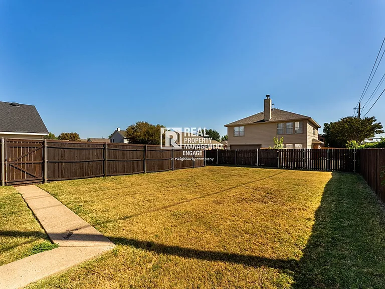 3929 Acorn Ln — Photo 33