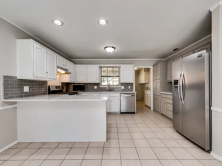 406 Dogwood Trl — Photo 8