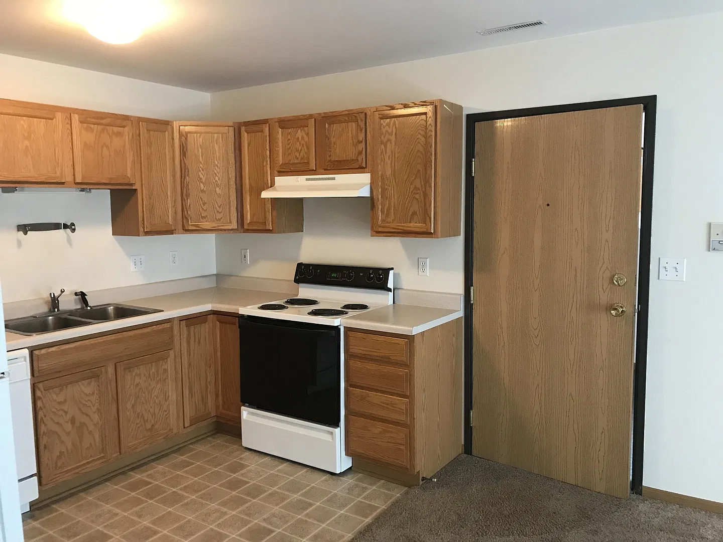 101 N. Hyland — Photo 3