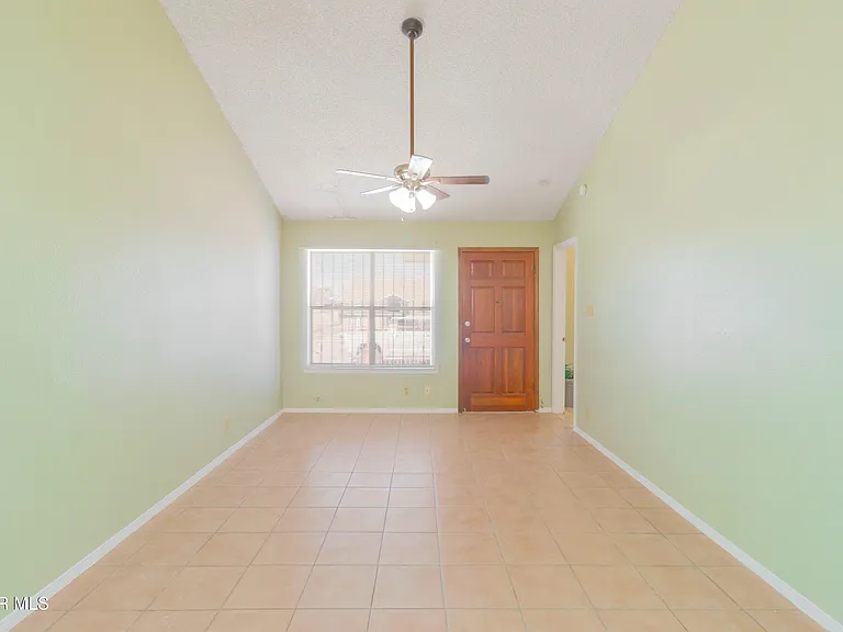 12056 Bellows Ct — Photo 2