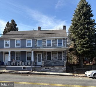 104 S 2nd St, Womelsdorf, PA, 19567