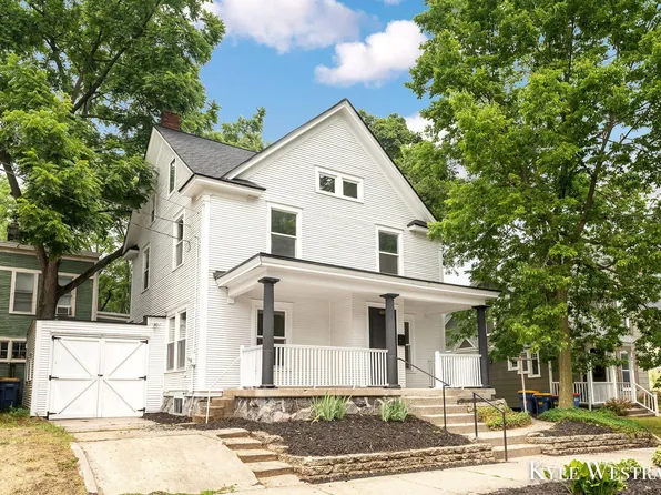 607 Hawthorne St NE, Grand Rapids, MI 49503